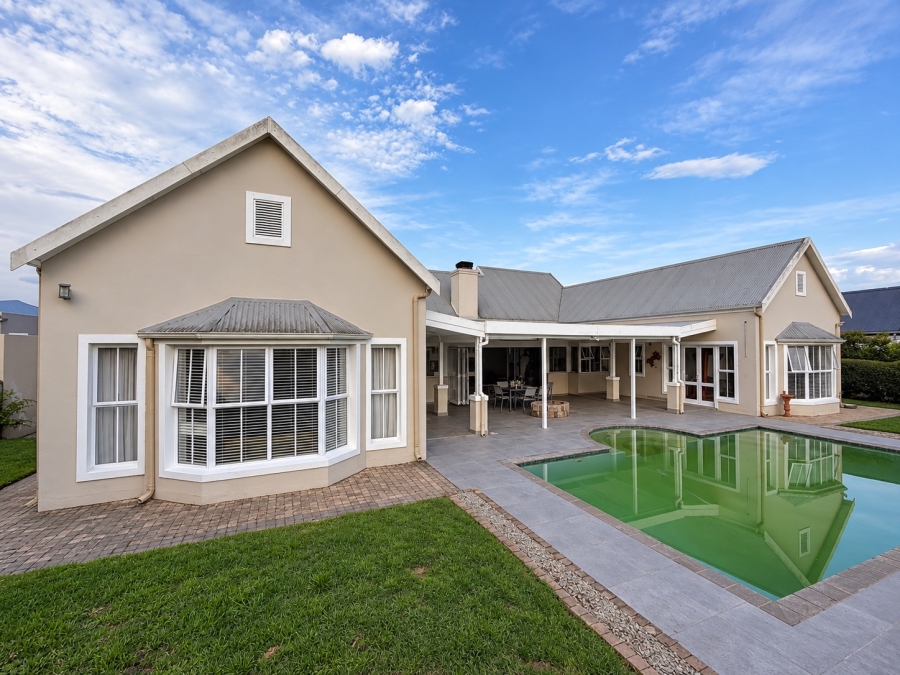 5 Bedroom Property for Sale in Kingswood Golf Estate Western Cape
